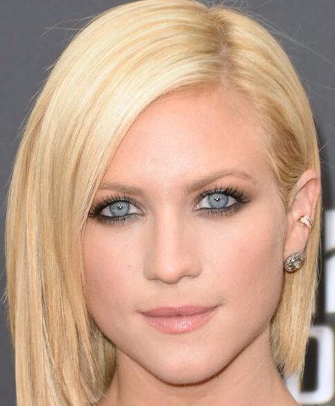 brittany snow bob asimétrico