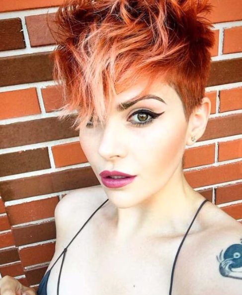 castaño rojo pixie balayage el pelo corto