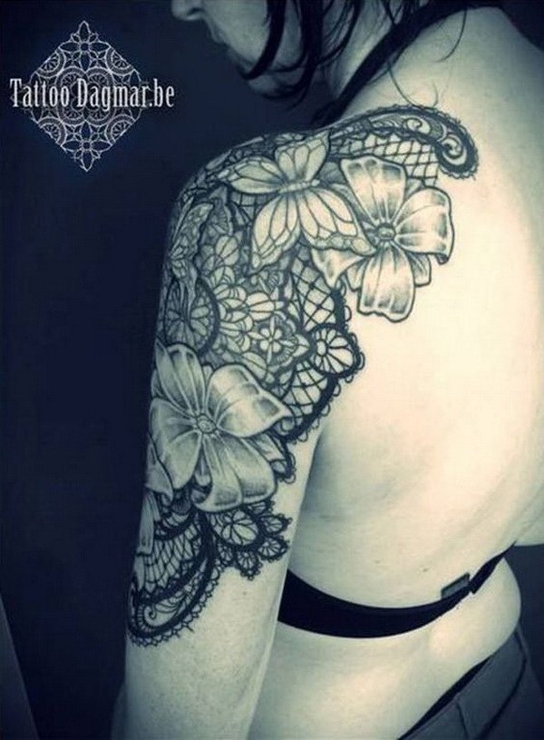 Diseño de tatuaje de hombro de encaje. 