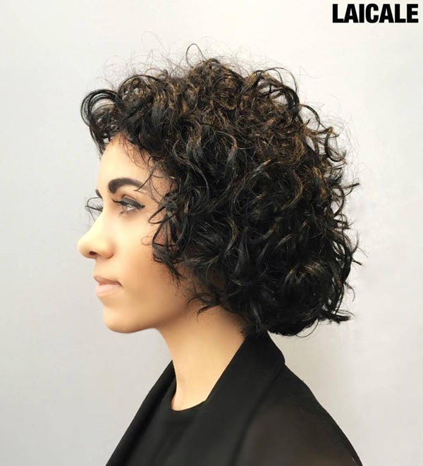68280816-short-curly-hairstylescurlybobhairstyle 