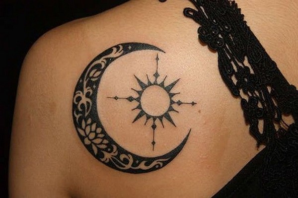 Tiny Sun y Moon Tattoo. 