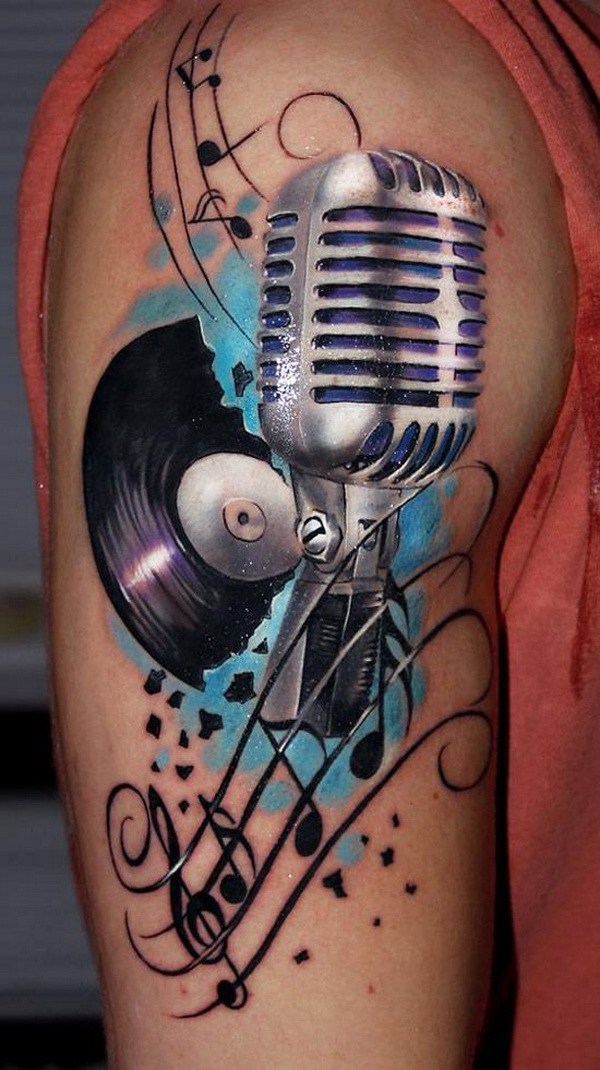 Tatuaje de la música retro. 