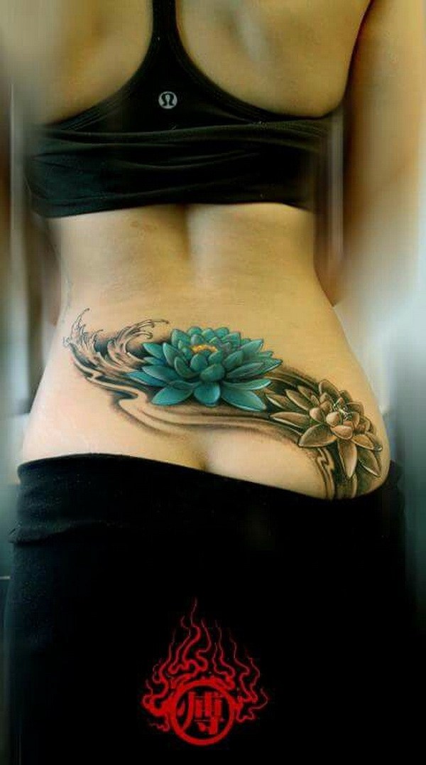 Lotus espalda baja Tattoo. 