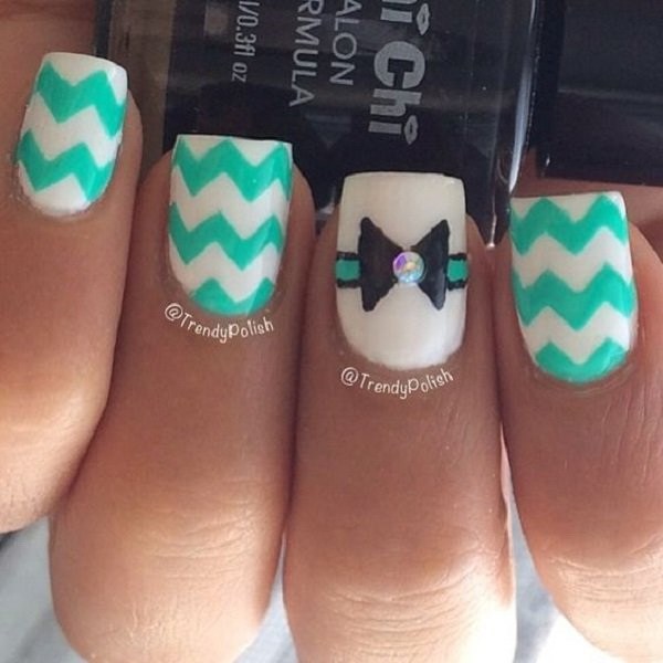 Bow and Chevron Patterned Nail Art Design. 