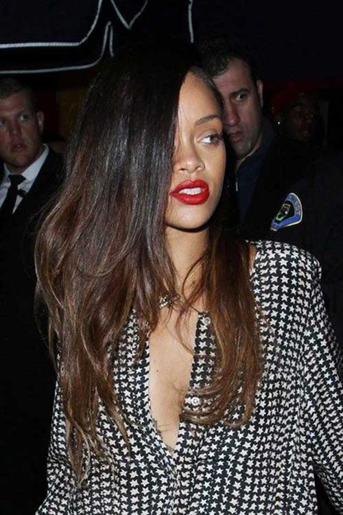Rihanna sombre largos peinados 