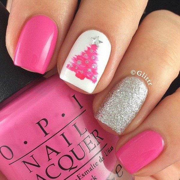 Pink Christmas Tree Nail Design. 