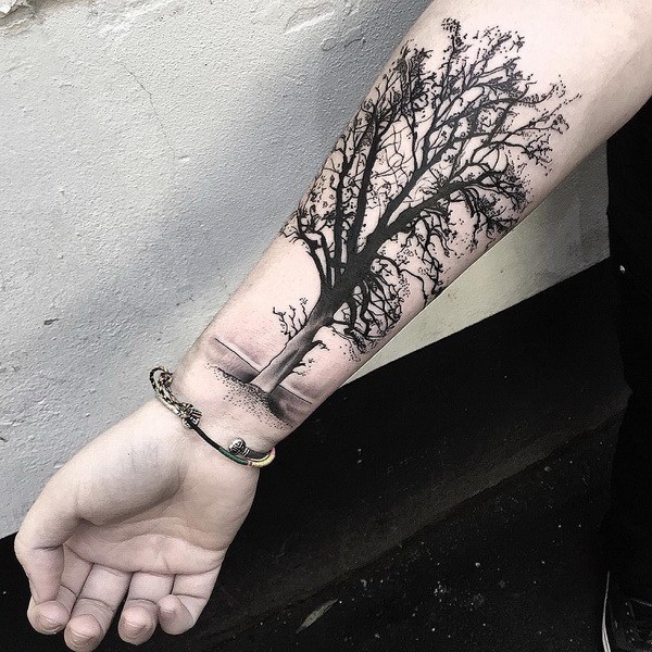 Diseño de tatuaje de árbol en antebrazo. ¡Qué idea tan genial de diseño de tatuaje!  Me encanta!  Este será mi próximo diseño de tatuaje.  a través de https://forcreativejuice.com/awesome-forearm-tattoo-designs/ 