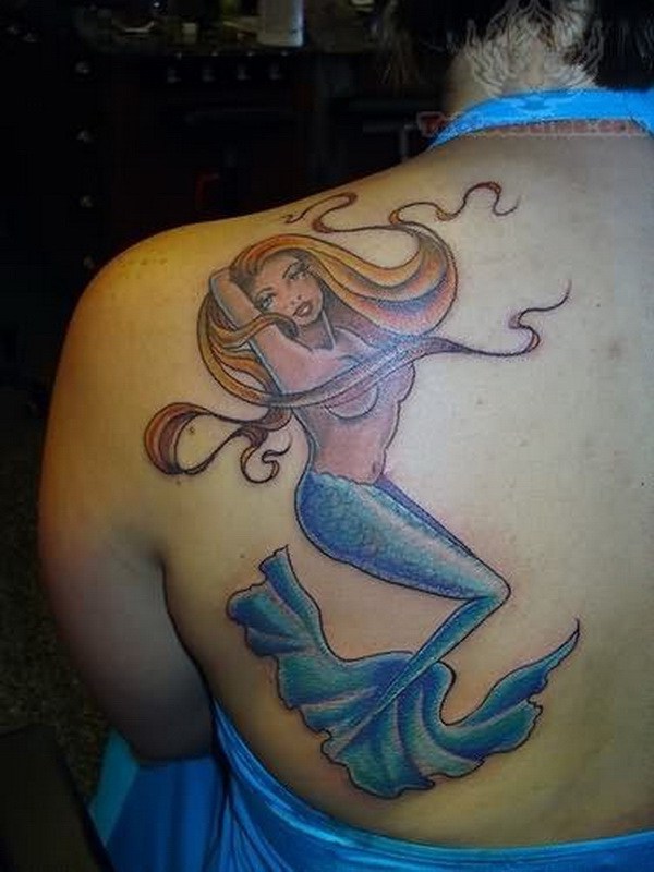 Fantástico diseño de tatuaje de lado de sirena. 