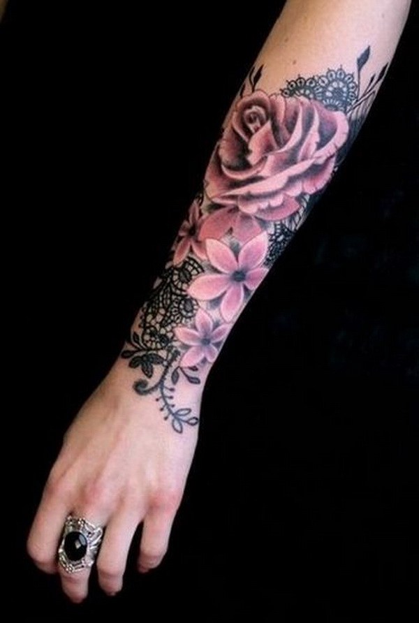 Tatuaje de antebrazo con flor.¡Qué idea genial de diseño de tatuaje!  Me encanta!  Este será mi próximo diseño de tatuaje.  a través de https://forcreativejuice.com/awesome-forearm-tattoo-designs/ 