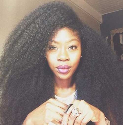 La mejor chica negra con largos estilos de pelo 