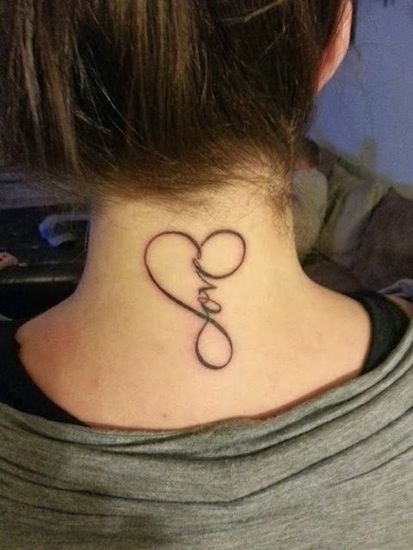 Heart Infinity Tattoo Design en la parte posterior del cuello. 