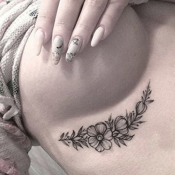 Tatuaje Floral Underboob. 