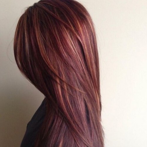 Color de cabello castaño rojizo con reflejos 