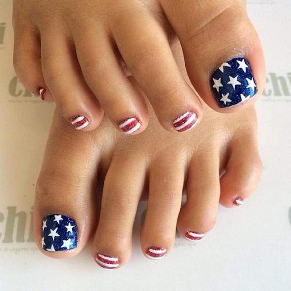 Tiras y estrellas Patriotic Toe Nails. 