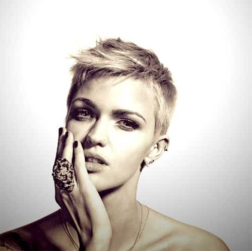 Funky Pixie Short Hairstyles 