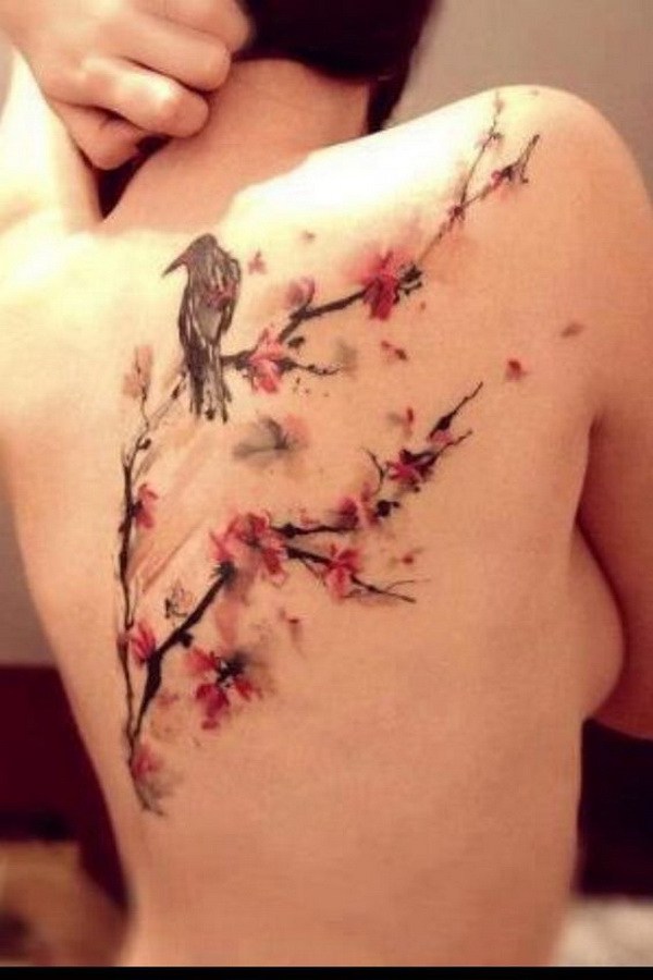 Cherry Blossom Tattoo con Bird on Back. 