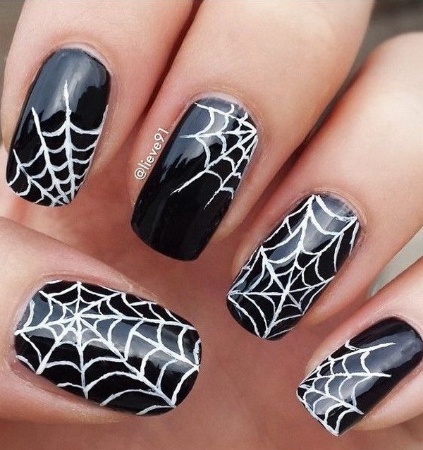 Spider Halloween Nail Design.  Ideas de arte de uñas de Halloween. 
