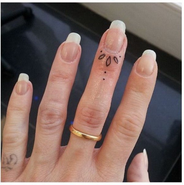 Pretty Finger Tattoo Design. 