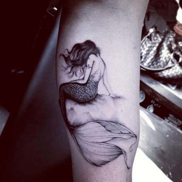Hermoso diseño de tatuaje de sirena. 