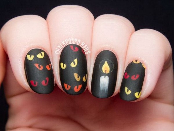 Matte Halloween Nail Art.  Ideas de arte de uñas de Halloween. 