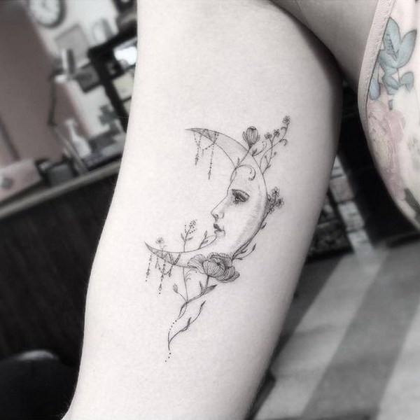Fine Line Style Moon Tattoo en The Inner Arm. 