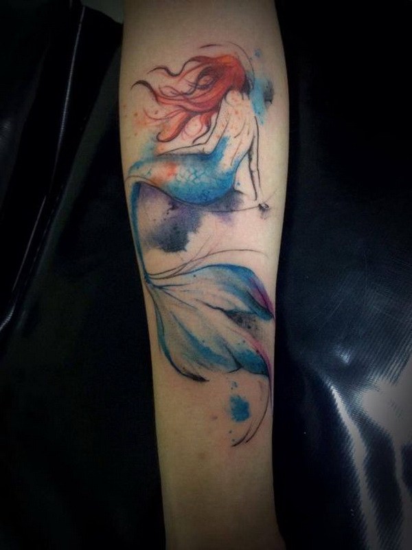 Tatuaje de Little Mermaid Water Color en el antebrazo. ¡Qué idea genial de diseño de tatuaje!  Me encanta!  Este será mi próximo diseño de tatuaje.  a través de https://forcreativejuice.com/awesome-forearm-tattoo-designs/ 