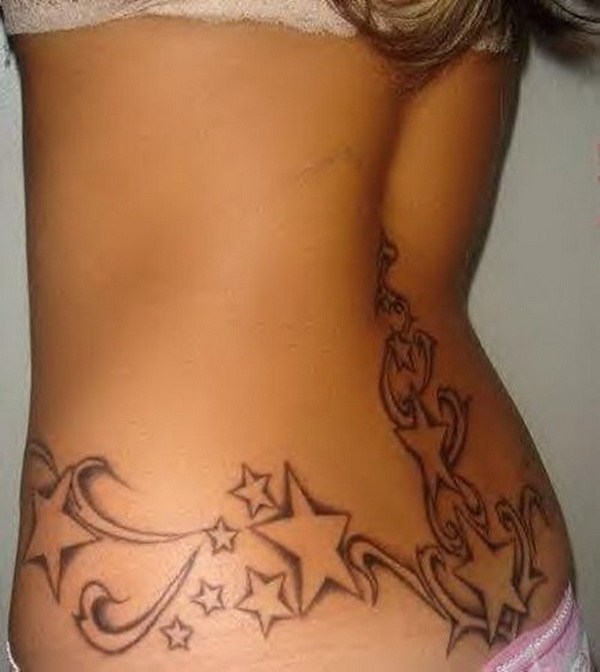 Tatuaje de la parte inferior de la espalda. 