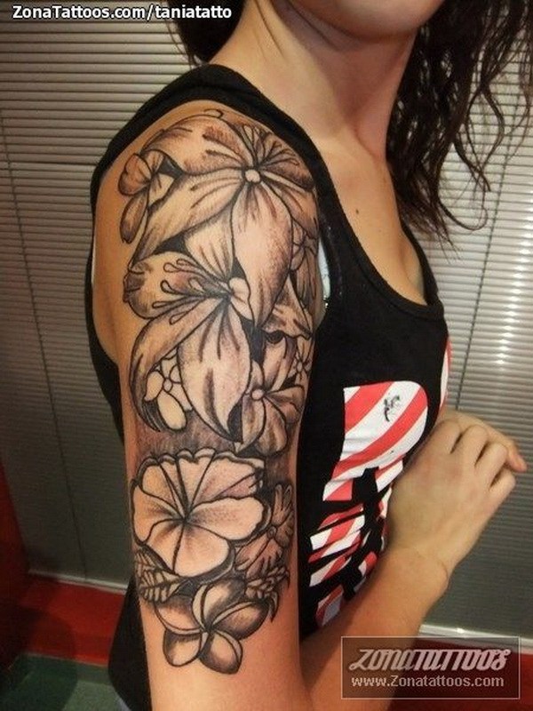 35 diseños bonitos del tatuaje de la flor del lirio