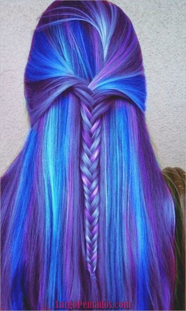 30 El color del cabello de Ombre azul se ve en Internet.