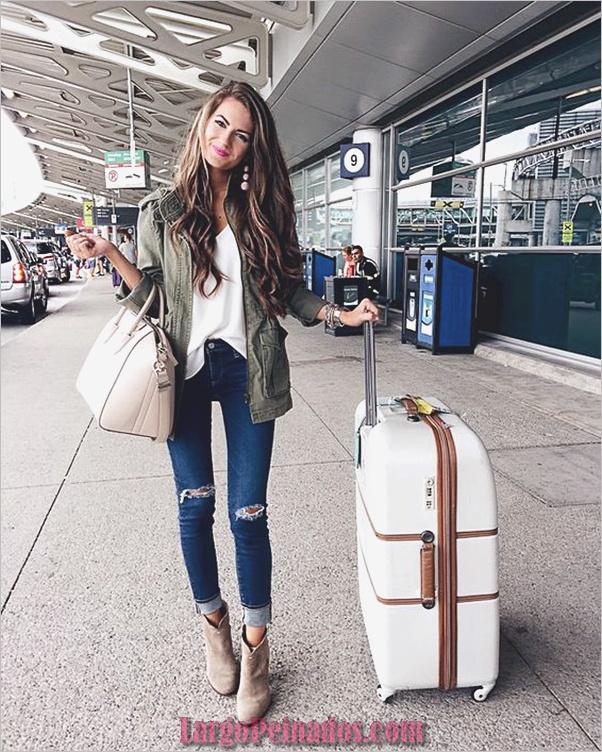 Airport-fashion-outfits-to-travel-in-style-5