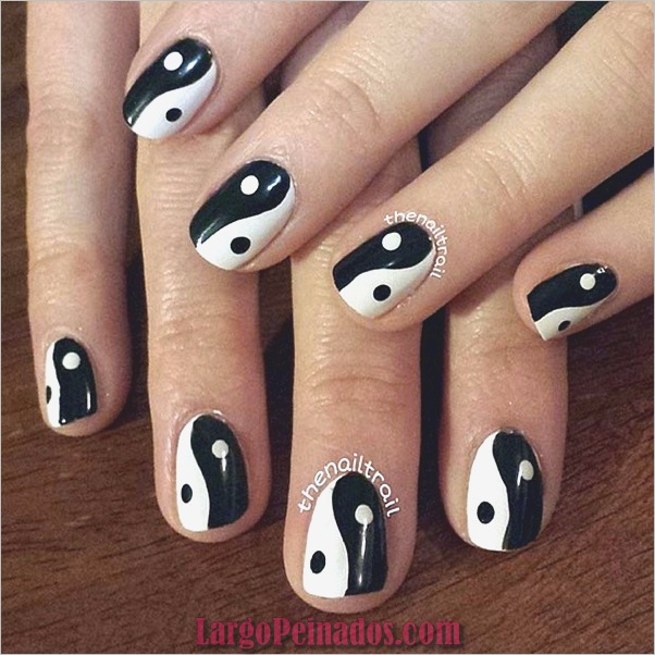 Diseños de uñas en blanco y negro (3)