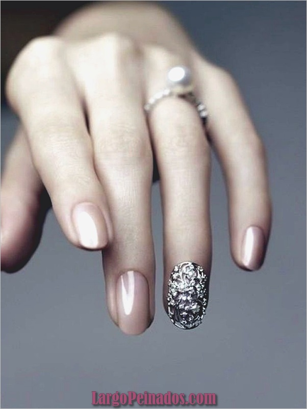 45 Glam Wedding Nail Art Designs para probar este año