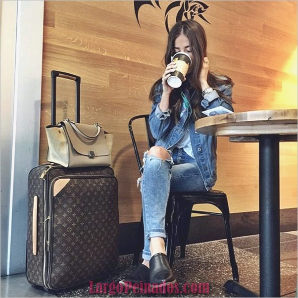 Airport-fashion-outfits-to-travel-in-style-2