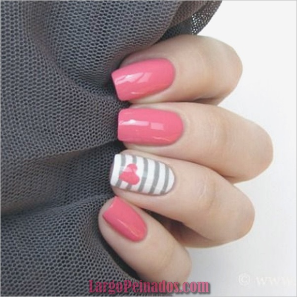 Diseños de arte de uñas rosa para principiantes25