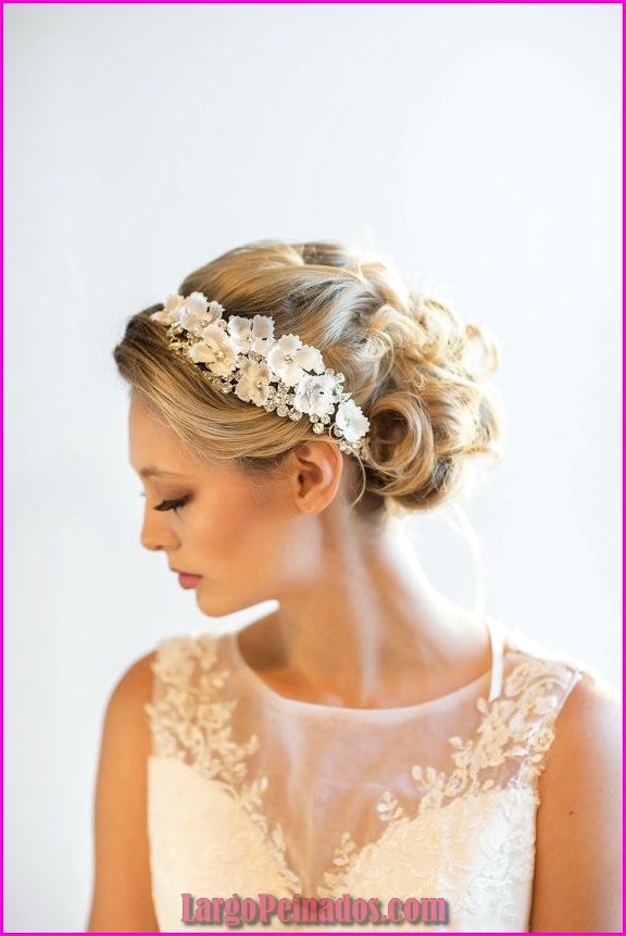 peinados de novia con tiara de flores 9