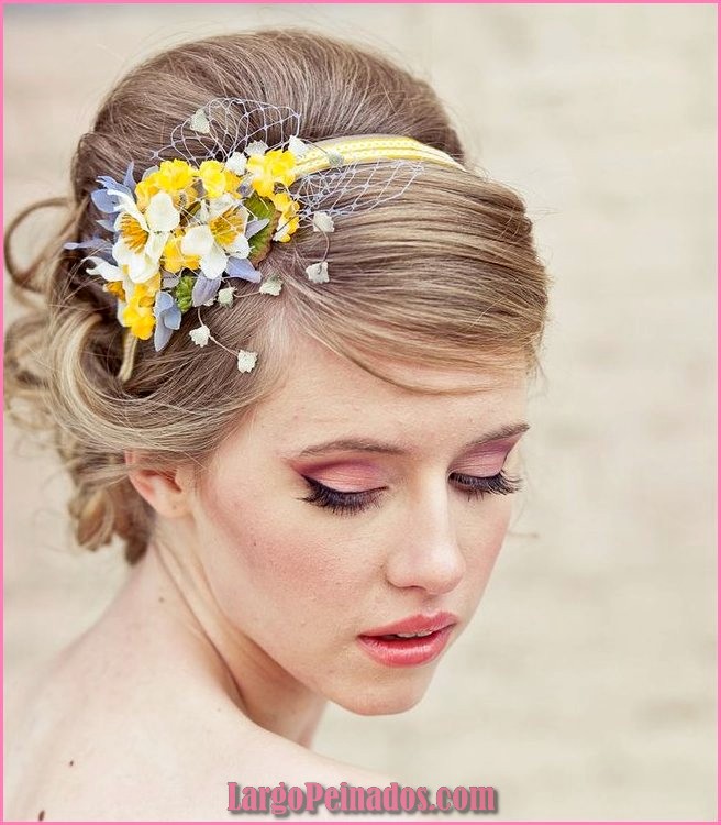 peinados de novia con tiara de flores 12