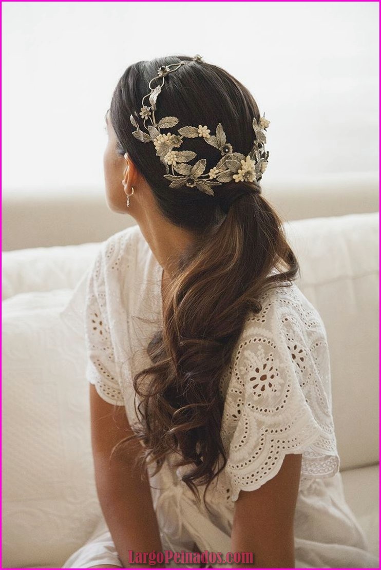 peinados de novia con tiara de flores 10