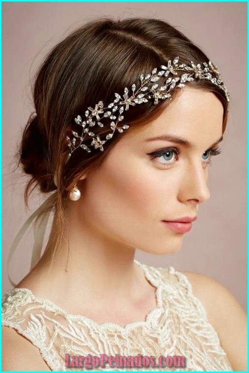 peinados de novia con tiara de flores 22