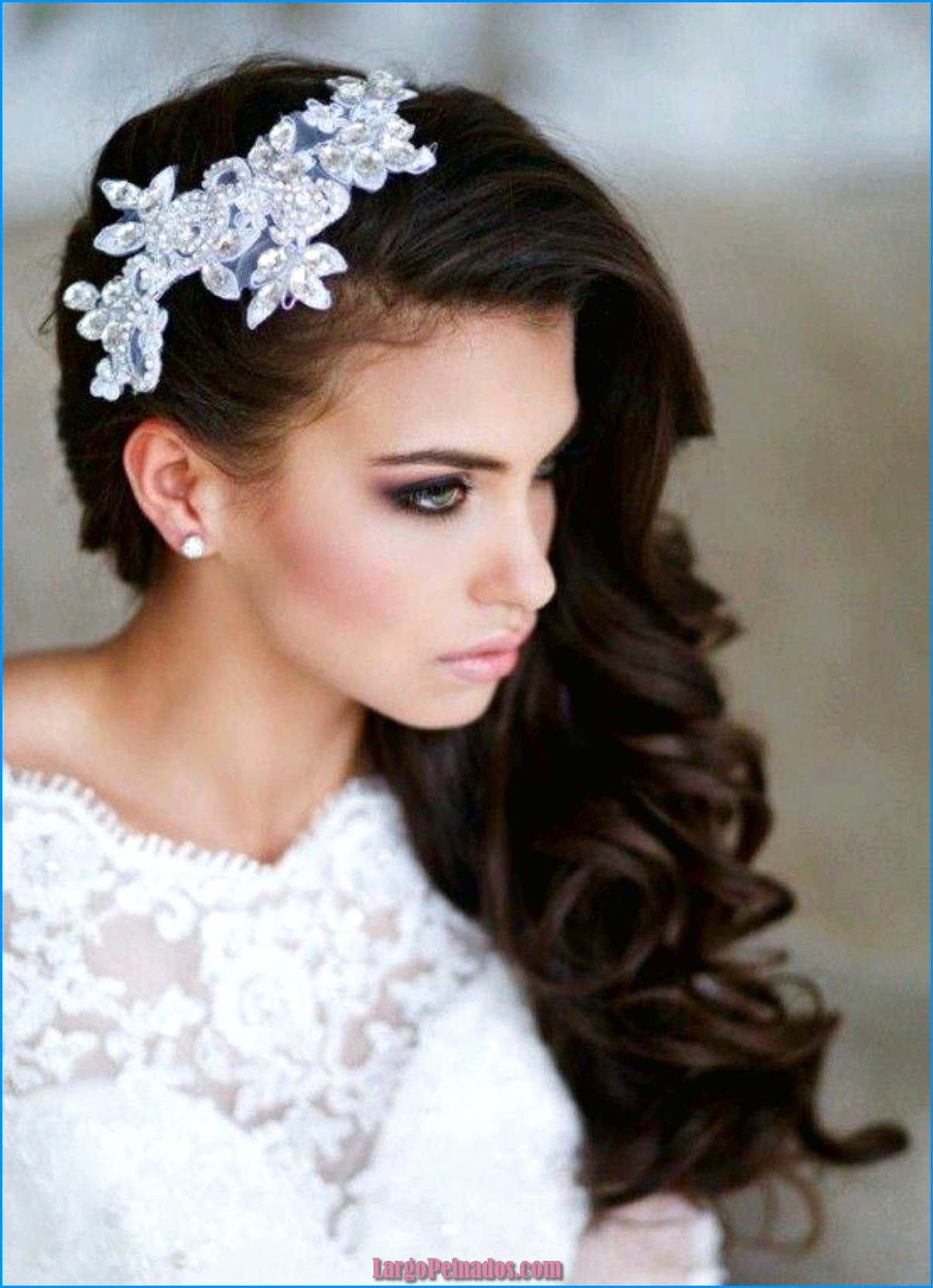 peinados de novia con flores naturales cabello suelto 15