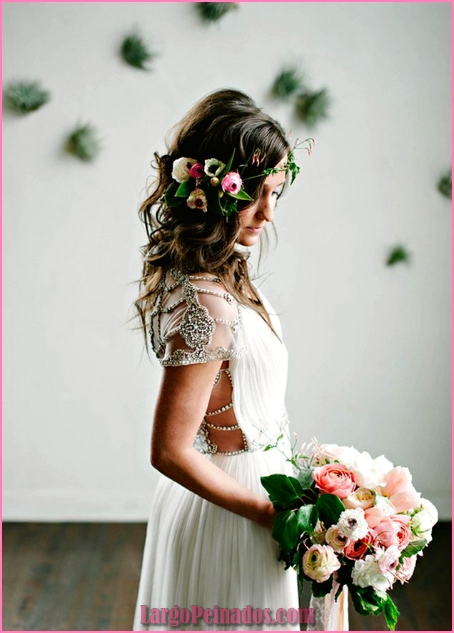 peinados de novia con flores naturales cabello suelto 29