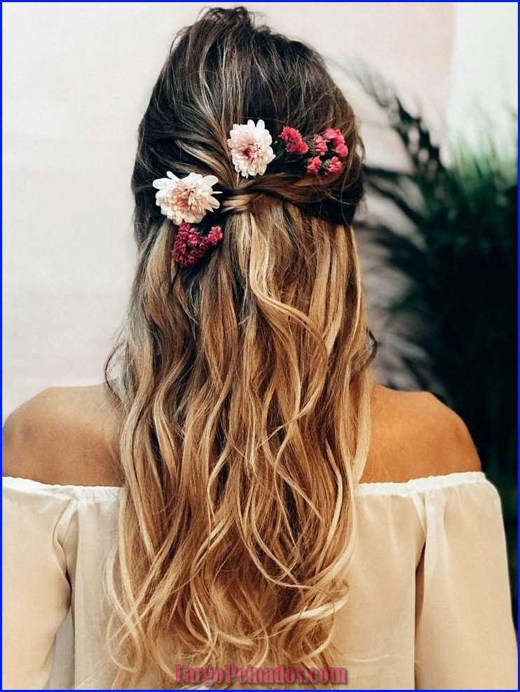 peinados de novia con flores naturales cabello suelto 21