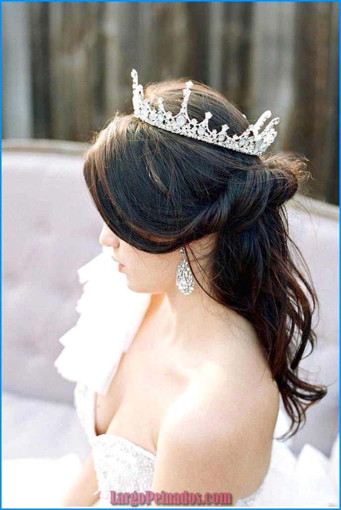 peinados de novia con corona de reina 16
