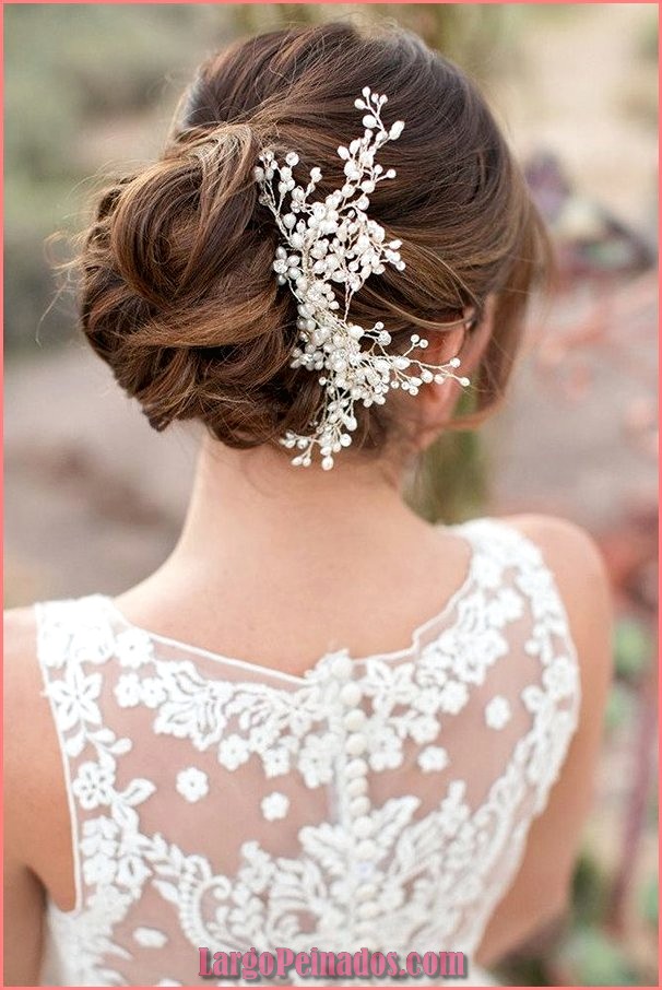 peinados de novia recogidos elegantes con velo 15
