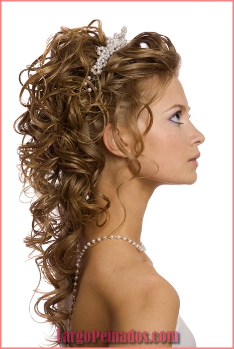 peinados de novia para cabello largo y rizado 16