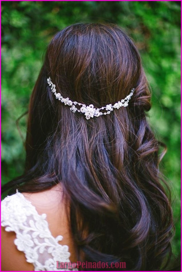 peinados de novia pelo suelto con tiara 9