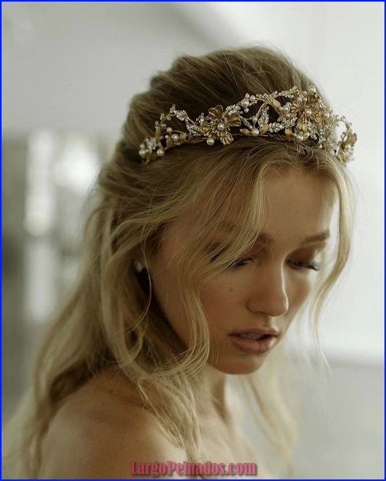 Peinados de novia – Pelo suelto con tiara