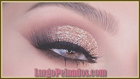 Maquillaje con glitter: tips para un look luminoso y deslumbrante