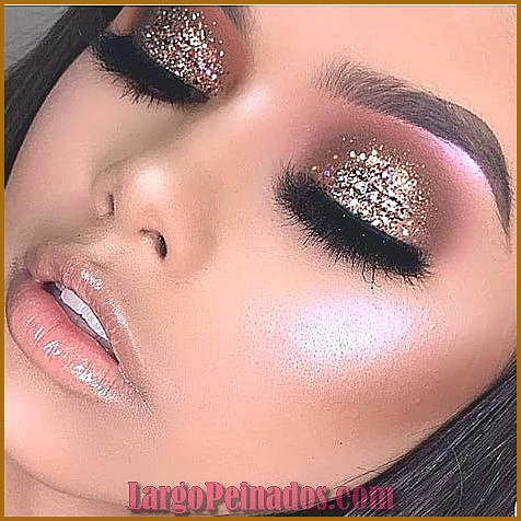 Maquillaje con glitter: tips para un look luminoso y deslumbrante