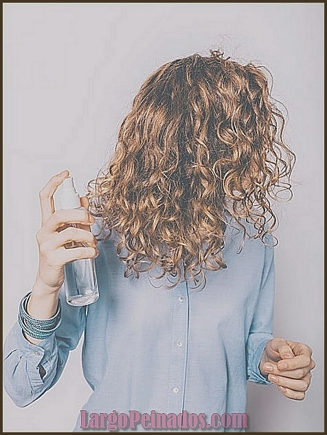 Peinados de moda para cabello rizado