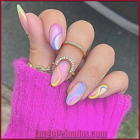 Tendencias en diseños de uñas para el verano